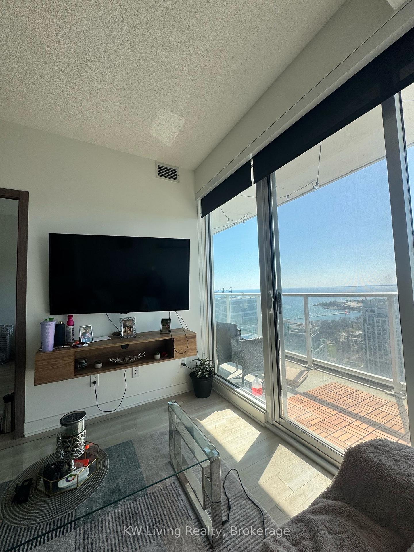 Photo 10 of Unit 4001, 19 Bathurst Street, Toronto, Waterfront Communities — HOMEH