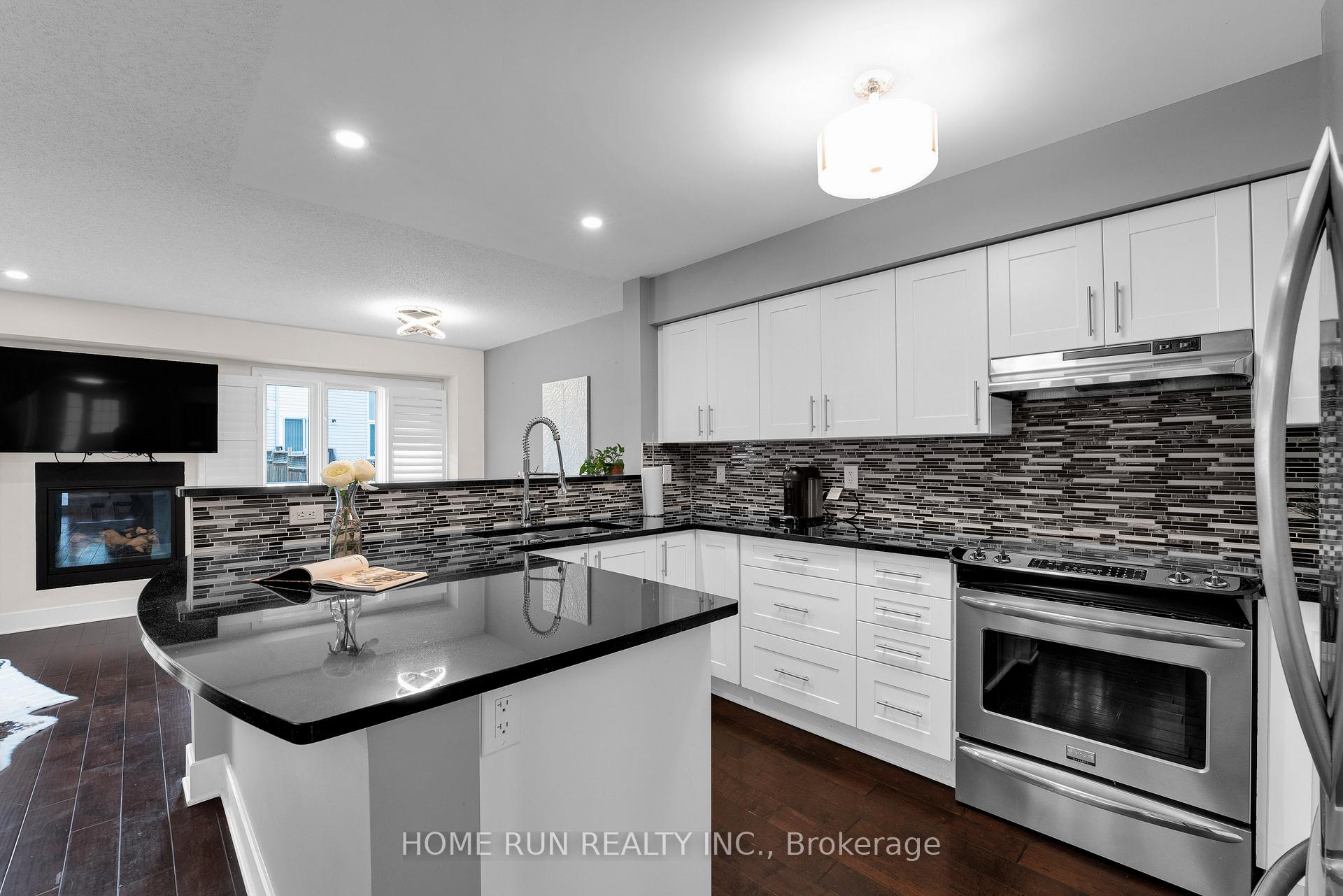 Photo 10 of 319 Laguna Street, Ottawa, Leitrim — HOMEH
