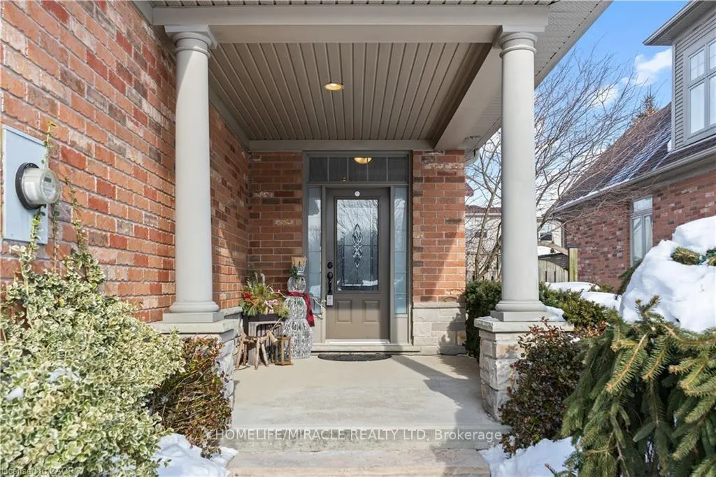 Photo 2 of 281 Doon South Drive, Kitchener, Doon South — HOMEH