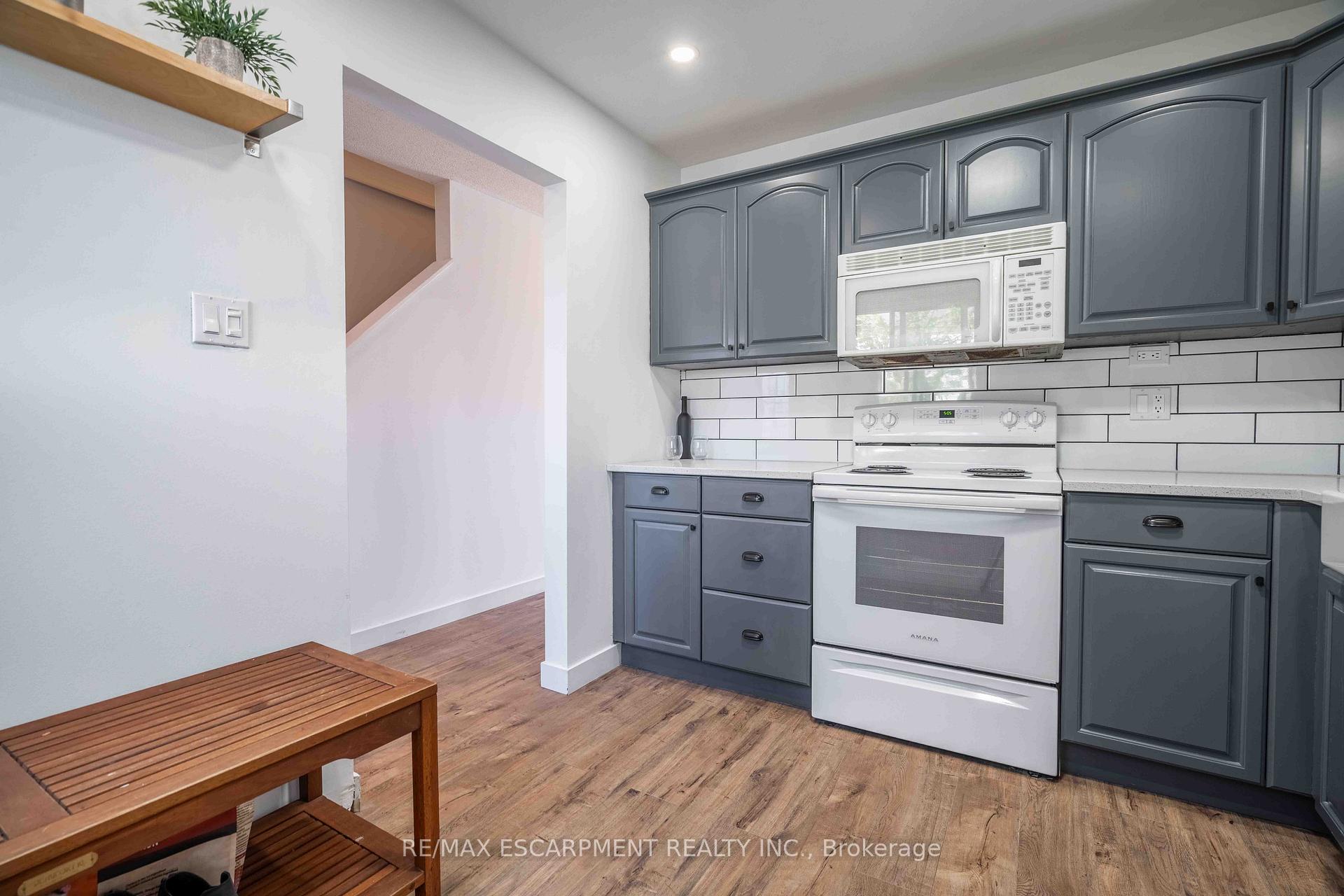 Photo 10 of Unit 11, 1190 Upper Ottawa Street, Hamilton, Quinndale — HOMEH