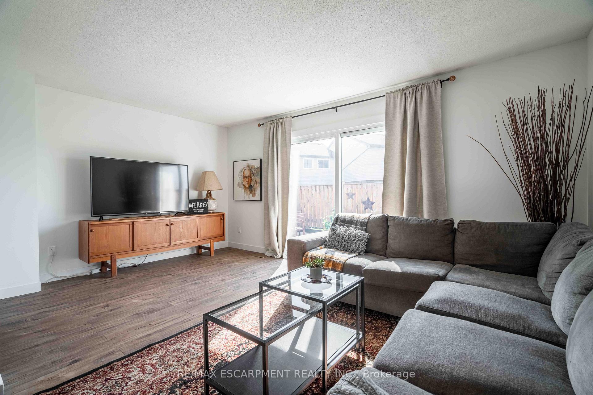 Photo 5 of Unit 11, 1190 Upper Ottawa Street, Hamilton, Quinndale — HOMEH