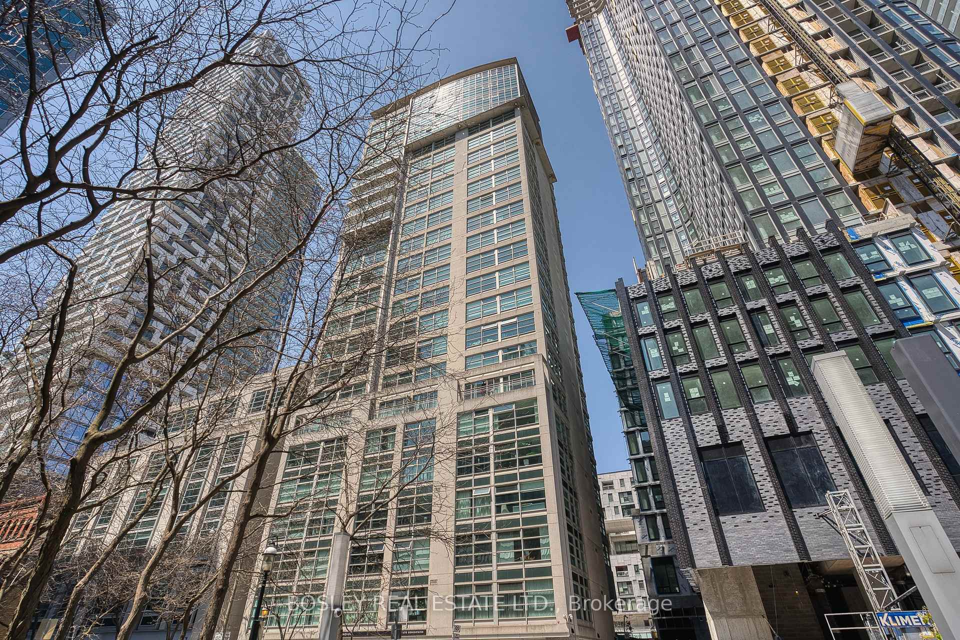 Front of Unit 2104, 50 Lombard Street