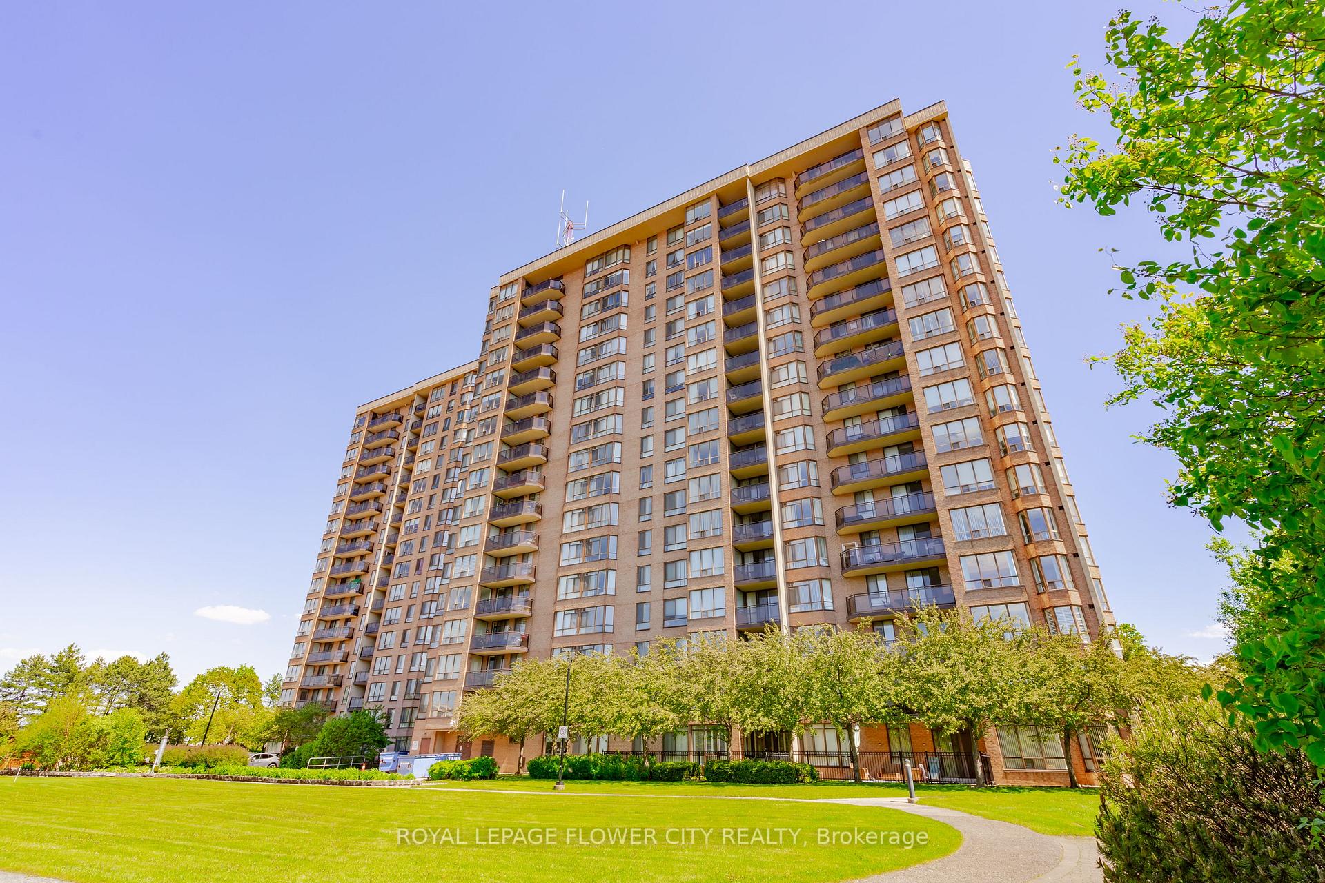 Photo 1 of Unit 304, 20 Cherrytree Drive, Brampton, Fletcher's Creek South — HOMEH