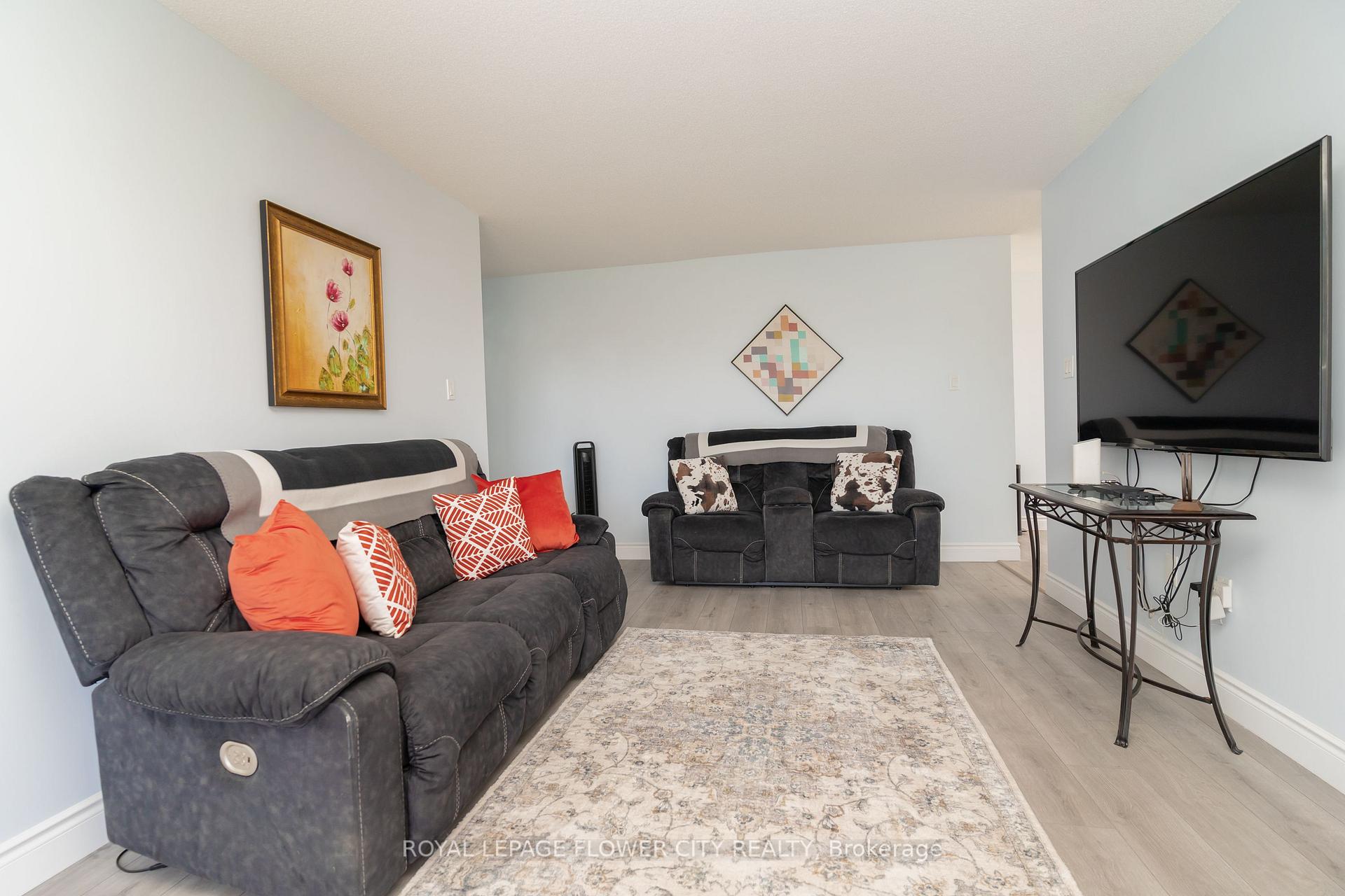 Photo 11 of Unit 304, 20 Cherrytree Drive, Brampton, Fletcher's Creek South — HOMEH