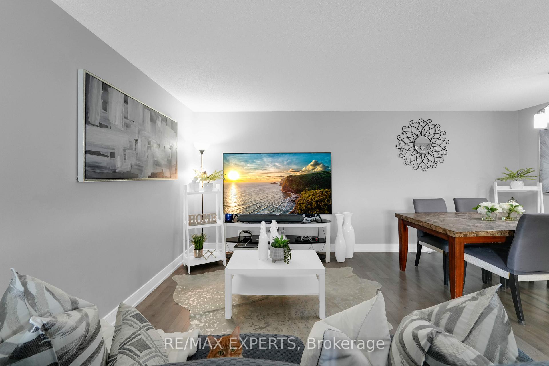 Photo 6 of Unit 404, 61 Markbrook Lane, Etobicoke, Mount Olive-Silverstone-Jamestown — HOMEH