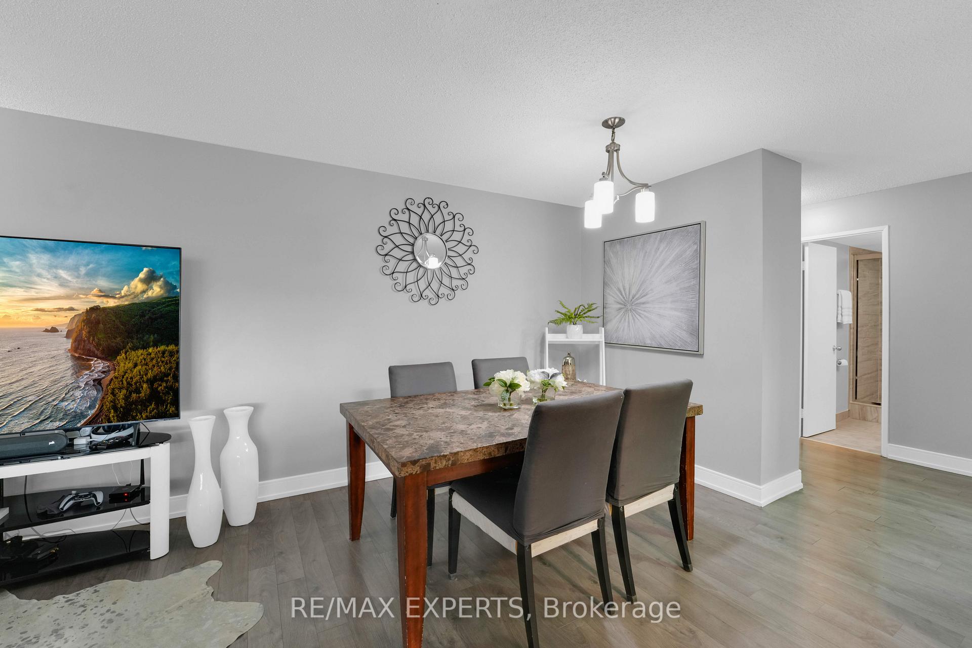 Photo 9 of Unit 404, 61 Markbrook Lane, Etobicoke, Mount Olive-Silverstone-Jamestown — HOMEH