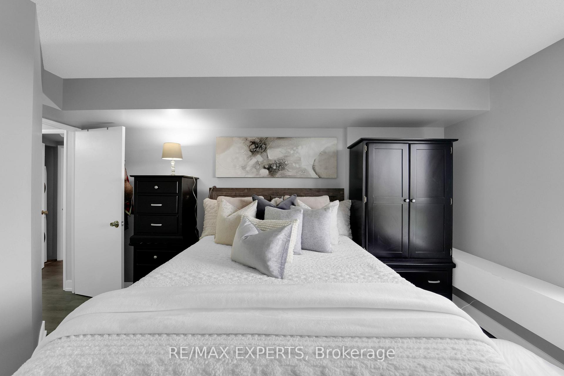 Photo 29 of Unit 404, 61 Markbrook Lane, Etobicoke, Mount Olive-Silverstone-Jamestown — HOMEH