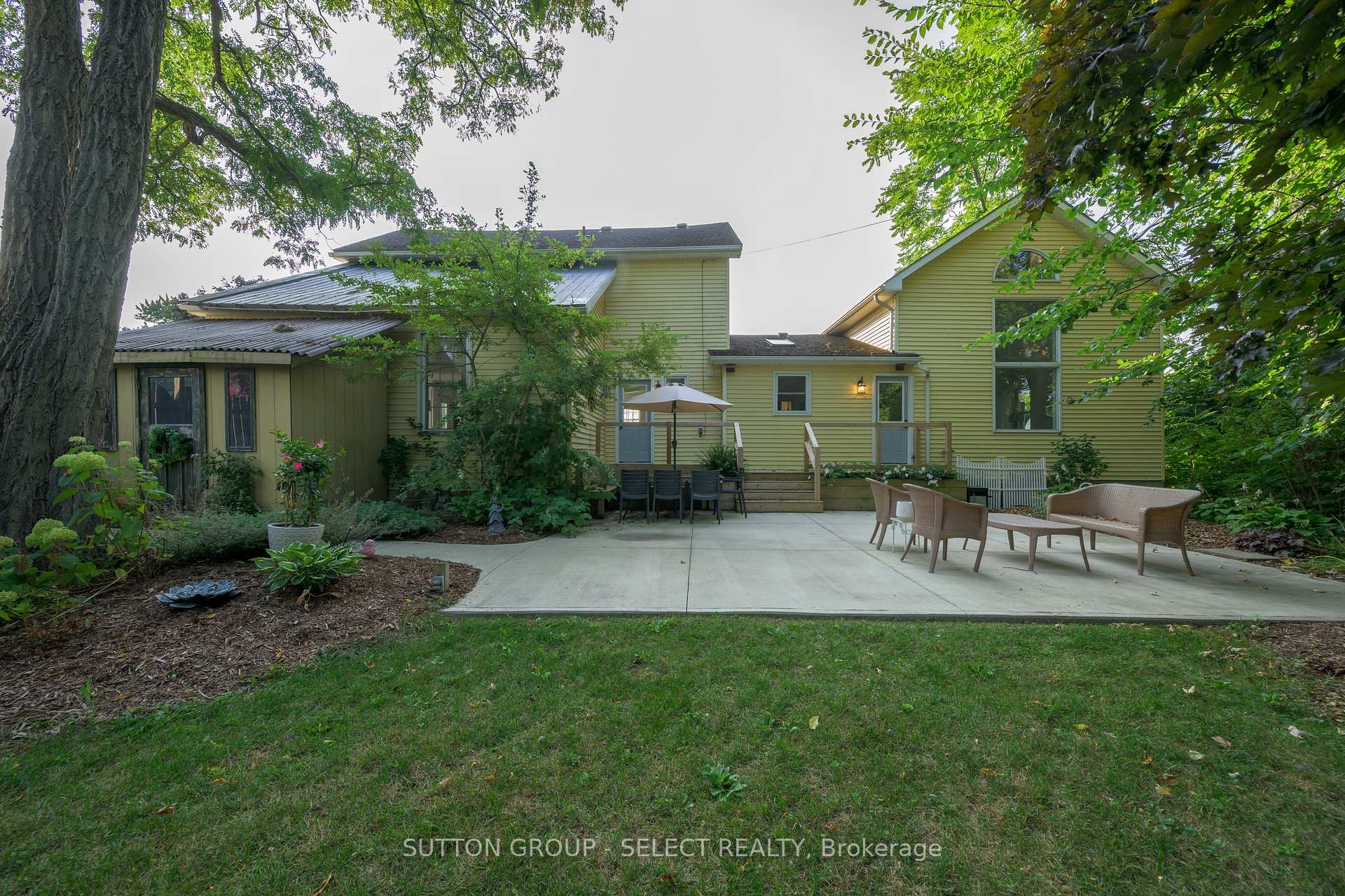 Photo 12 of 213 Main Street, Lucan Biddulph, Lucan — HOMEH