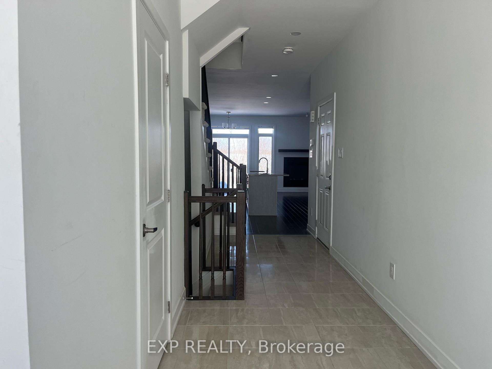 Photo 2 of 31 Nettle Street, Ottawa, Leitrim — HOMEH