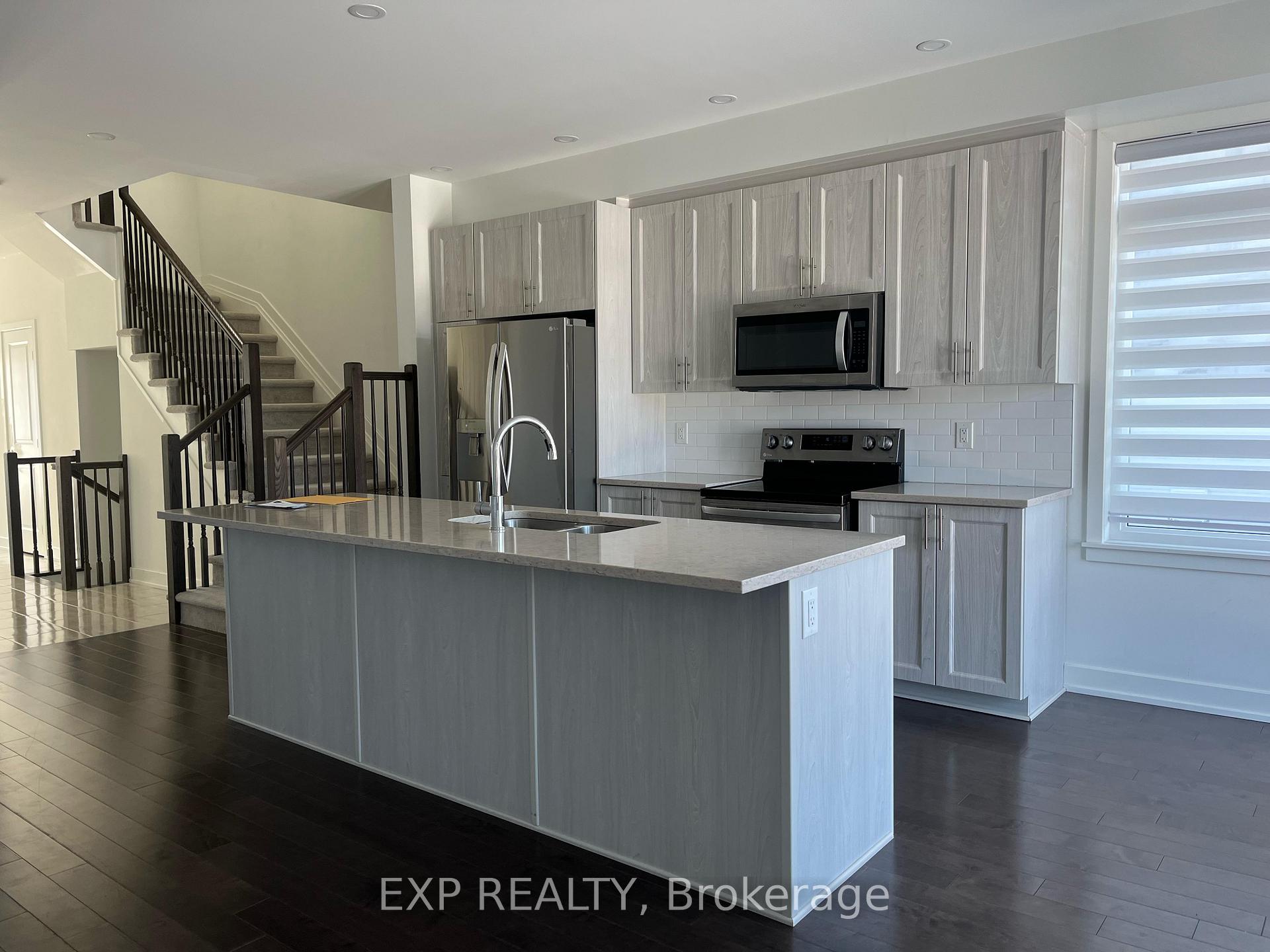 Photo 3 of 31 Nettle Street, Ottawa, Leitrim — HOMEH