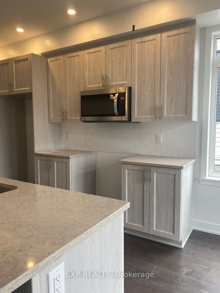 Photo 10 of 31 Nettle Street, Ottawa, Leitrim — HOMEH