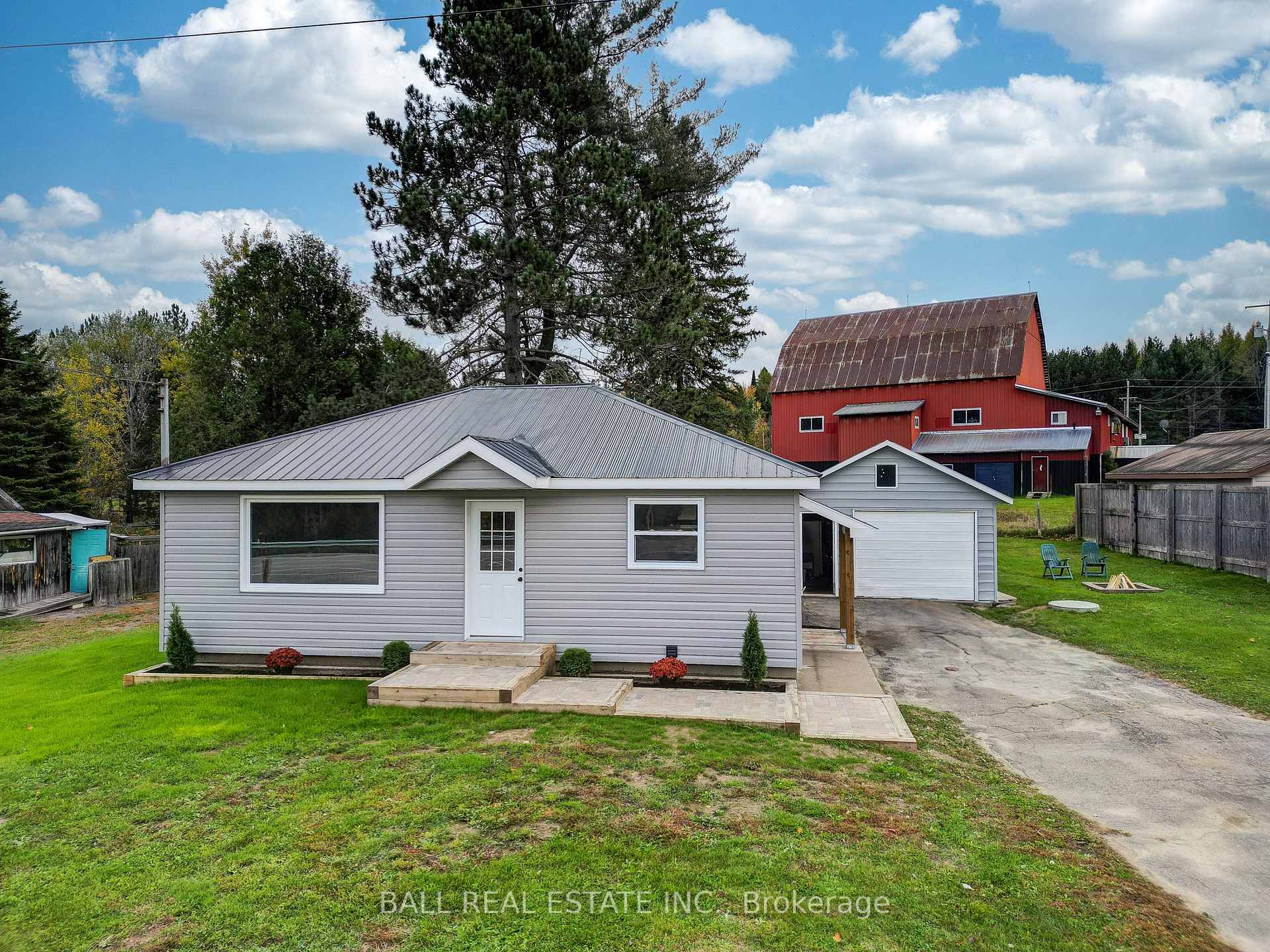 Photo 2 of 33236 Highway 62, Hastings Highlands, Wicklow Ward — HOMEH