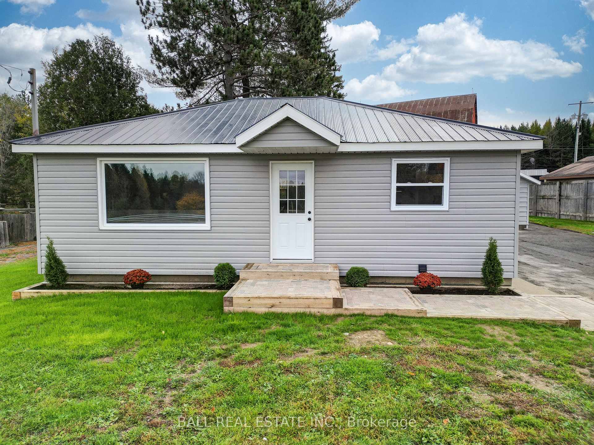 Photo 3 of 33236 Highway 62, Hastings Highlands, Wicklow Ward — HOMEH