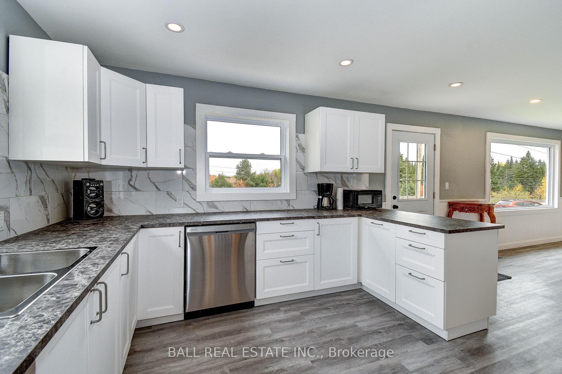 Photo 5 of 33236 Highway 62, Hastings Highlands, Wicklow Ward — HOMEH