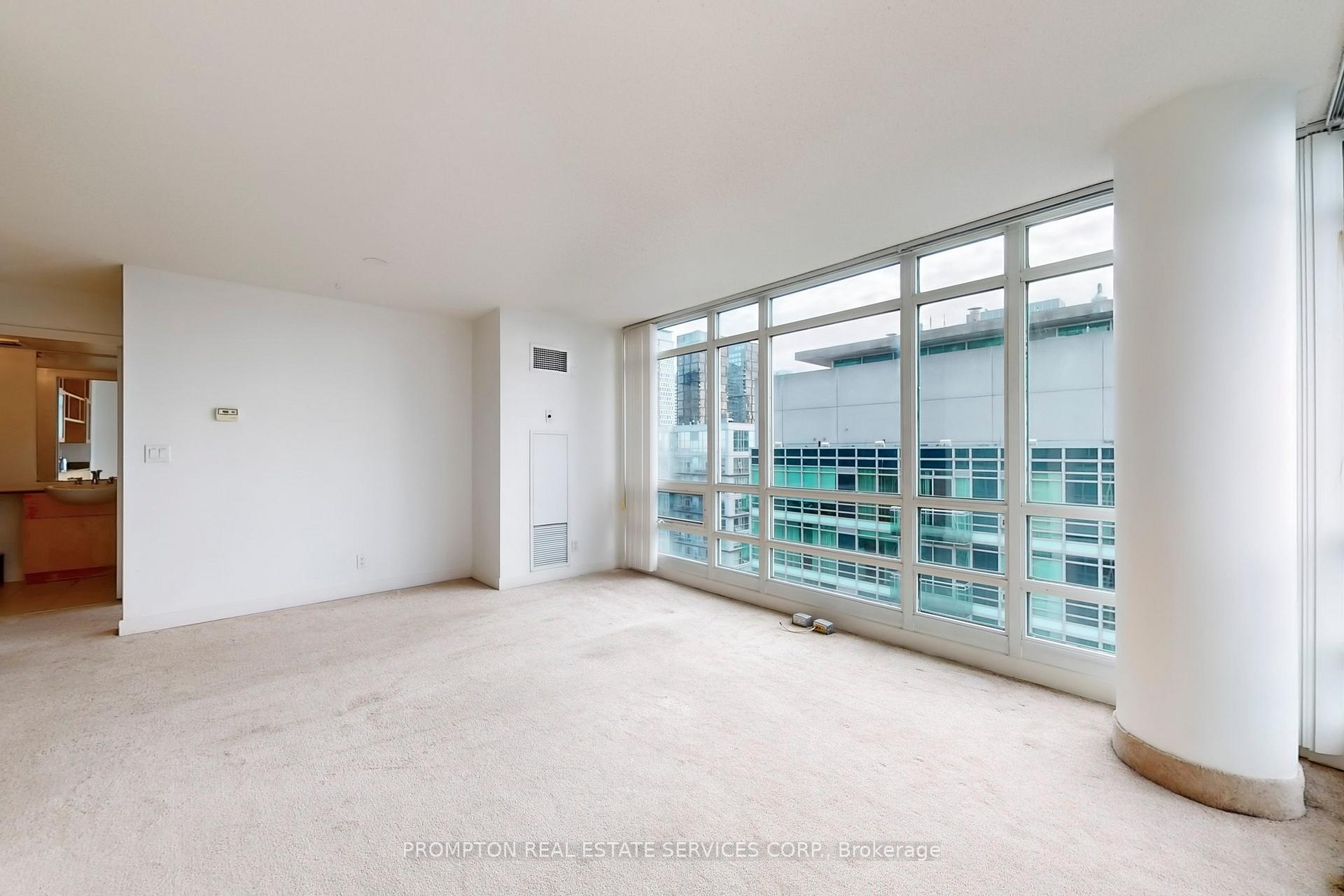 Photo 4 of Unit 3310, 397 Front Street W, Toronto, Waterfront Communities — HOMEH