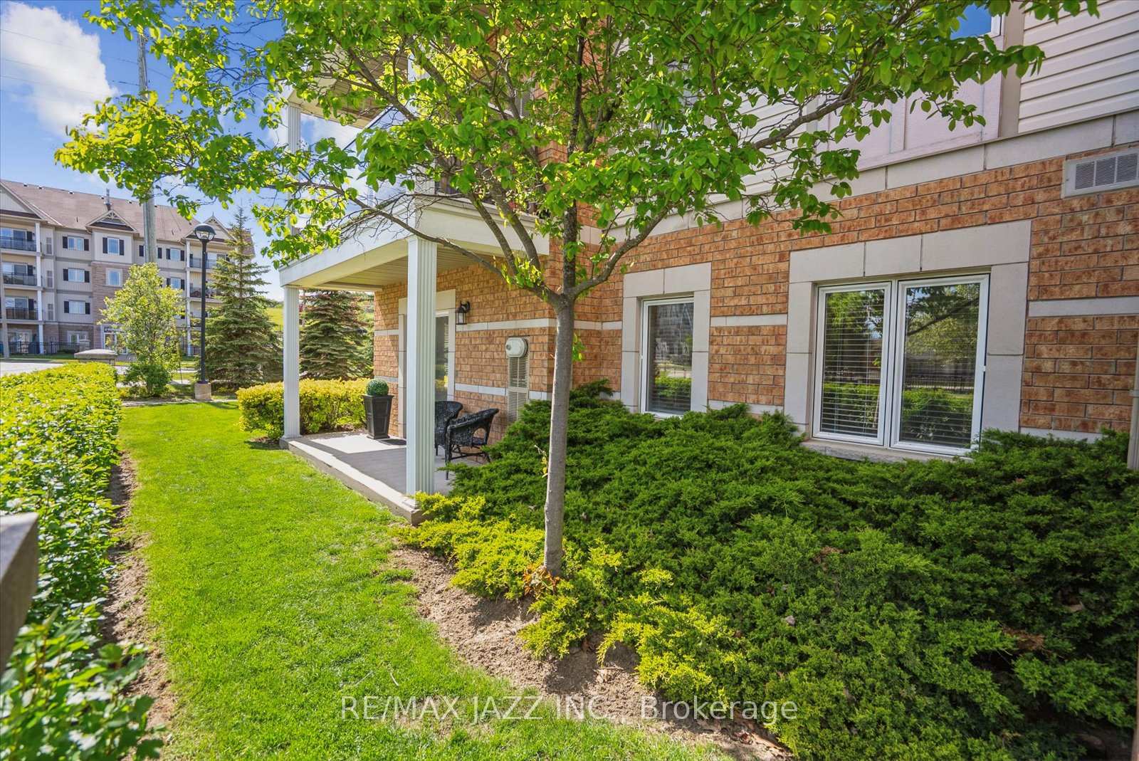 Photo 1 of Unit 101, 132 Aspen Springs Drive, Clarington, Bowmanville — HOMEH