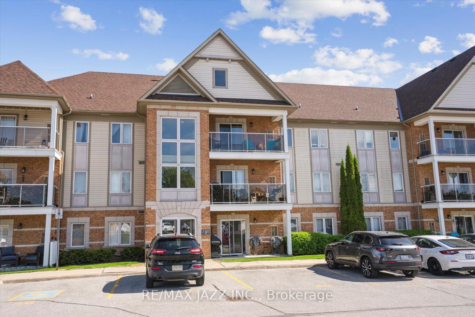 Photo 4 of Unit 101, 132 Aspen Springs Drive, Clarington, Bowmanville — HOMEH