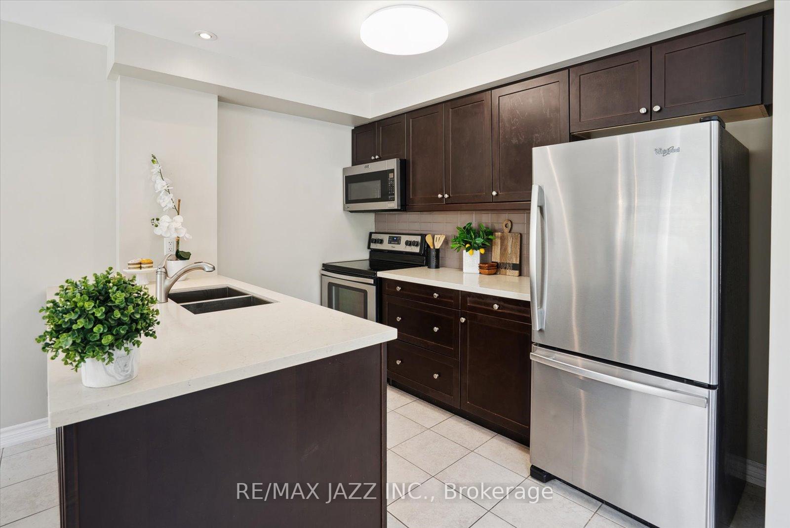 Photo 5 of Unit 101, 132 Aspen Springs Drive, Clarington, Bowmanville — HOMEH
