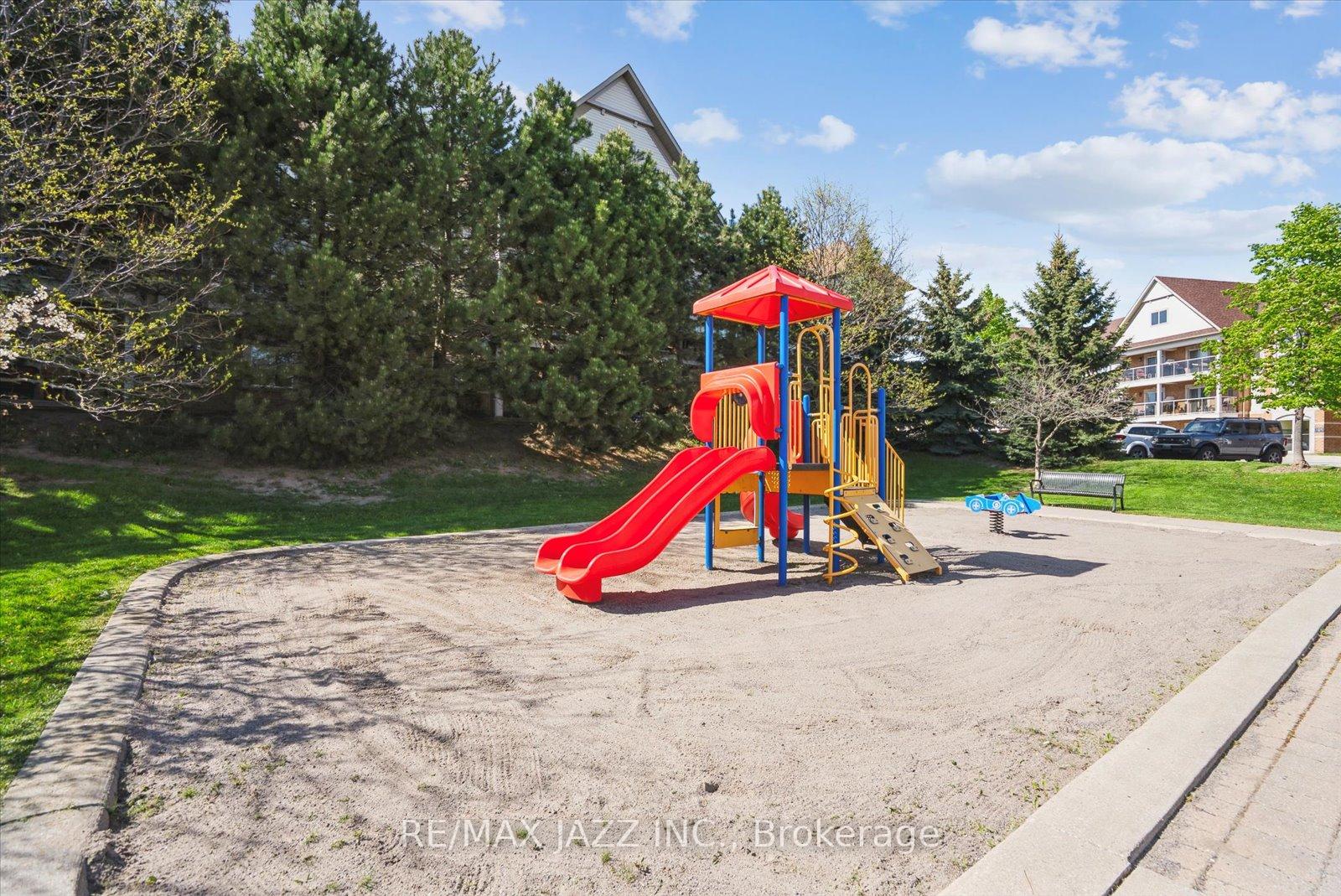 Photo 23 of Unit 101, 132 Aspen Springs Drive, Clarington, Bowmanville — HOMEH