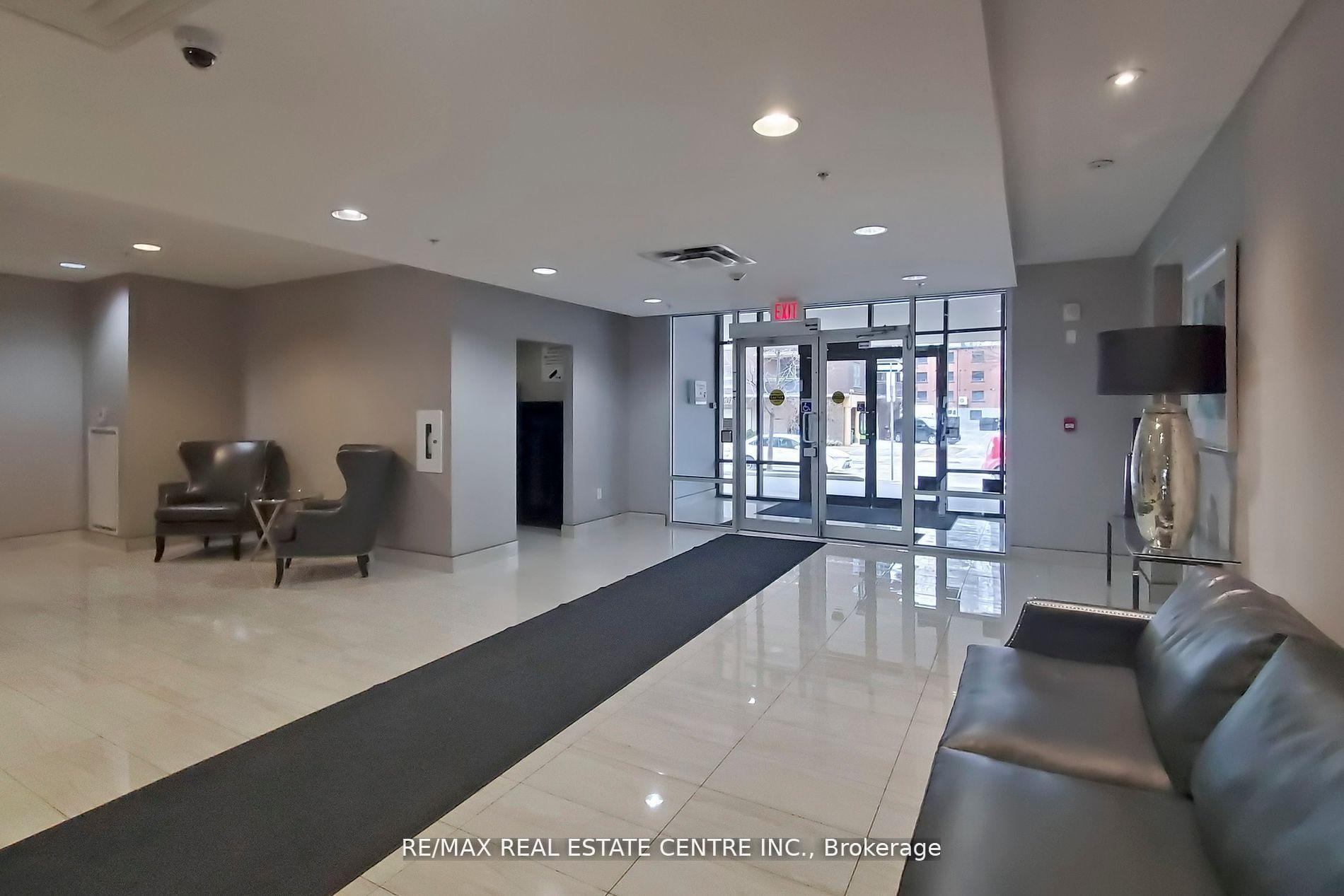 Photo 4 of Unit 305, 81 Robinson Street, Hamilton, Corktown — HOMEH