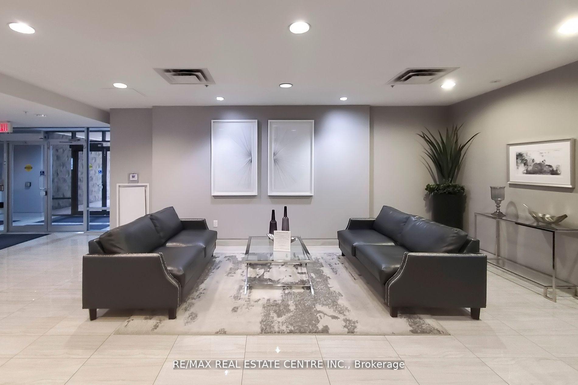 Photo 6 of Unit 305, 81 Robinson Street, Hamilton, Corktown — HOMEH