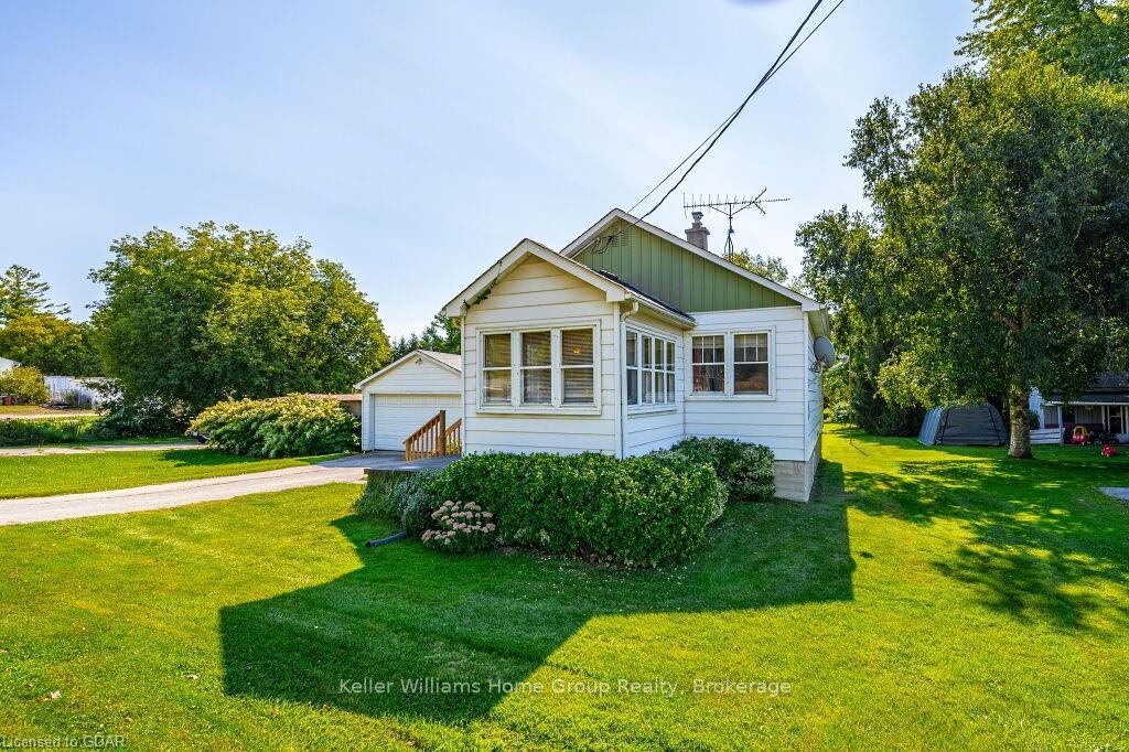 Photo 6 of 19 Peel St W Street W, Mapleton, Rural Mapleton — HOMEH