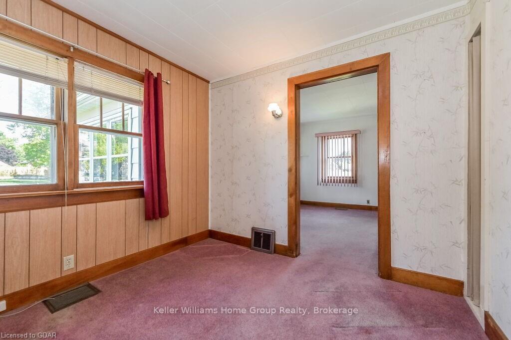 Photo 14 of 19 Peel St W Street W, Mapleton, Rural Mapleton — HOMEH