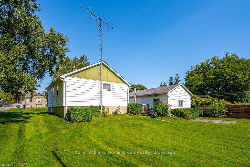 Photo 35 of 19 Peel St W Street W, Mapleton, Rural Mapleton — HOMEH