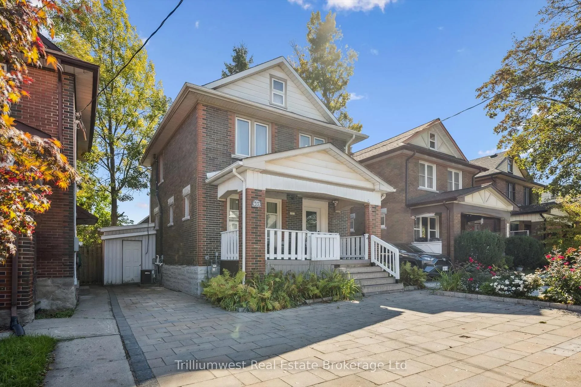Photo 2 of 405 Wellington Street N, Kitchener, Mount Hope Huron Park — HOMEH