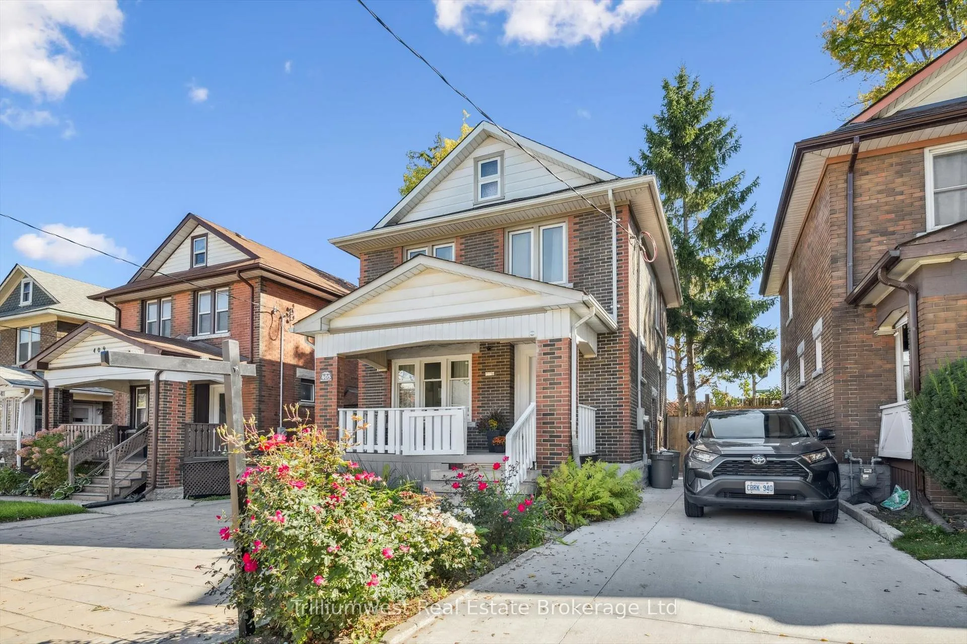 Photo 3 of 405 Wellington Street N, Kitchener, Mount Hope Huron Park — HOMEH