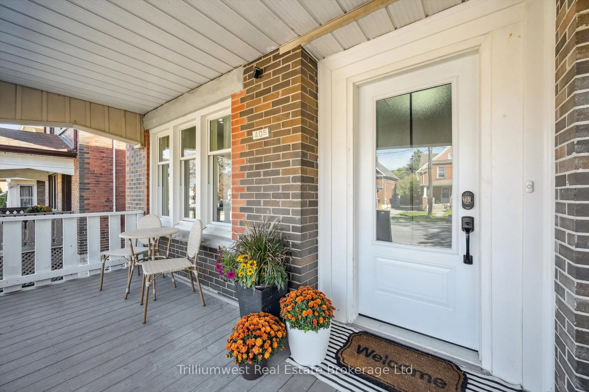 Photo 4 of 405 Wellington Street N, Kitchener, Mount Hope Huron Park — HOMEH