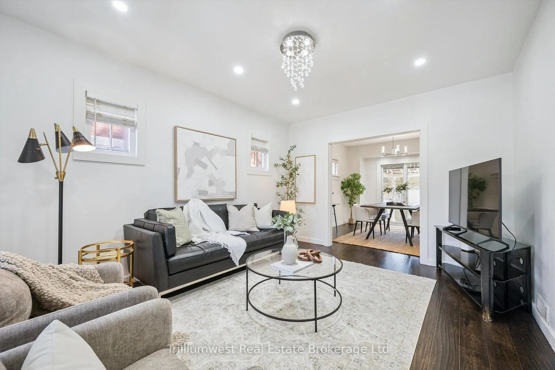 Photo 8 of 405 Wellington Street N, Kitchener, Mount Hope Huron Park — HOMEH