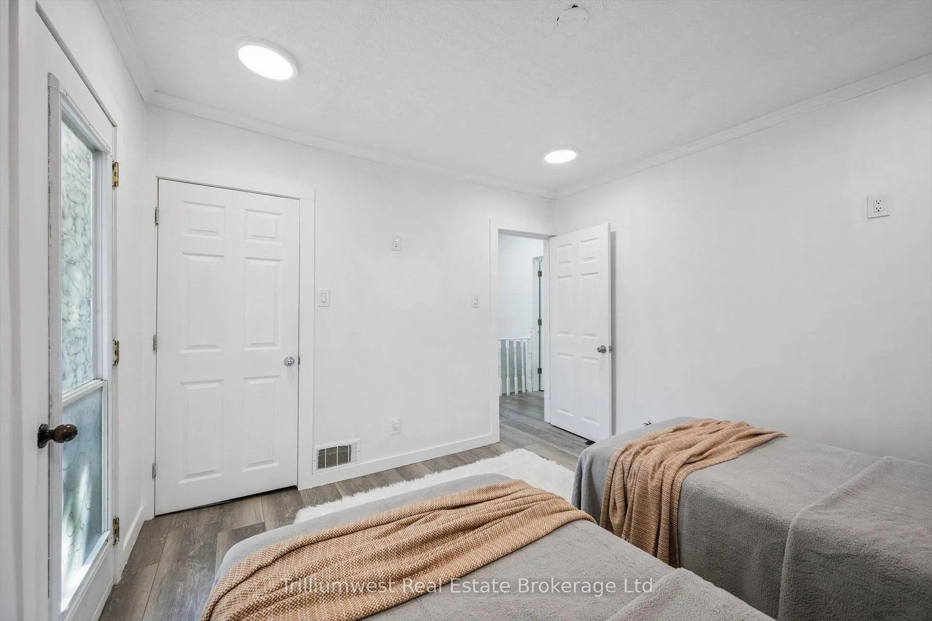 Photo 20 of 405 Wellington Street N, Kitchener, Mount Hope Huron Park — HOMEH