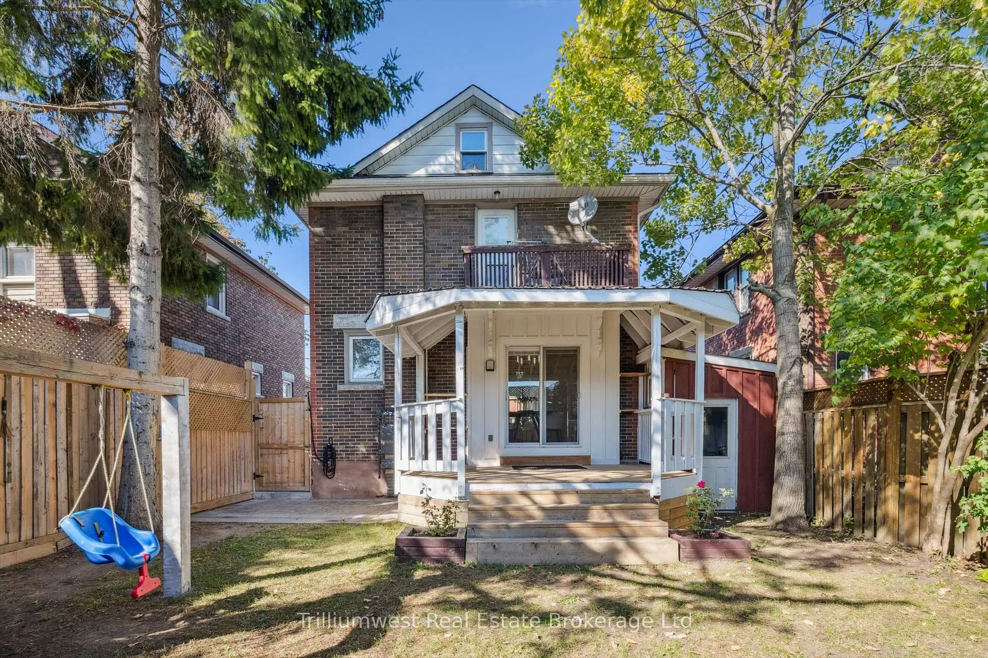 Photo 37 of 405 Wellington Street N, Kitchener, Mount Hope Huron Park — HOMEH