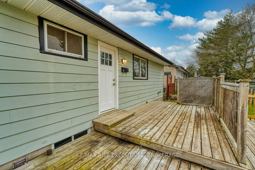 Photo 2 of Unit 2, 1344 Waverley Crescent, Kingston, South of Taylor-Kidd Blvd — HOMEH