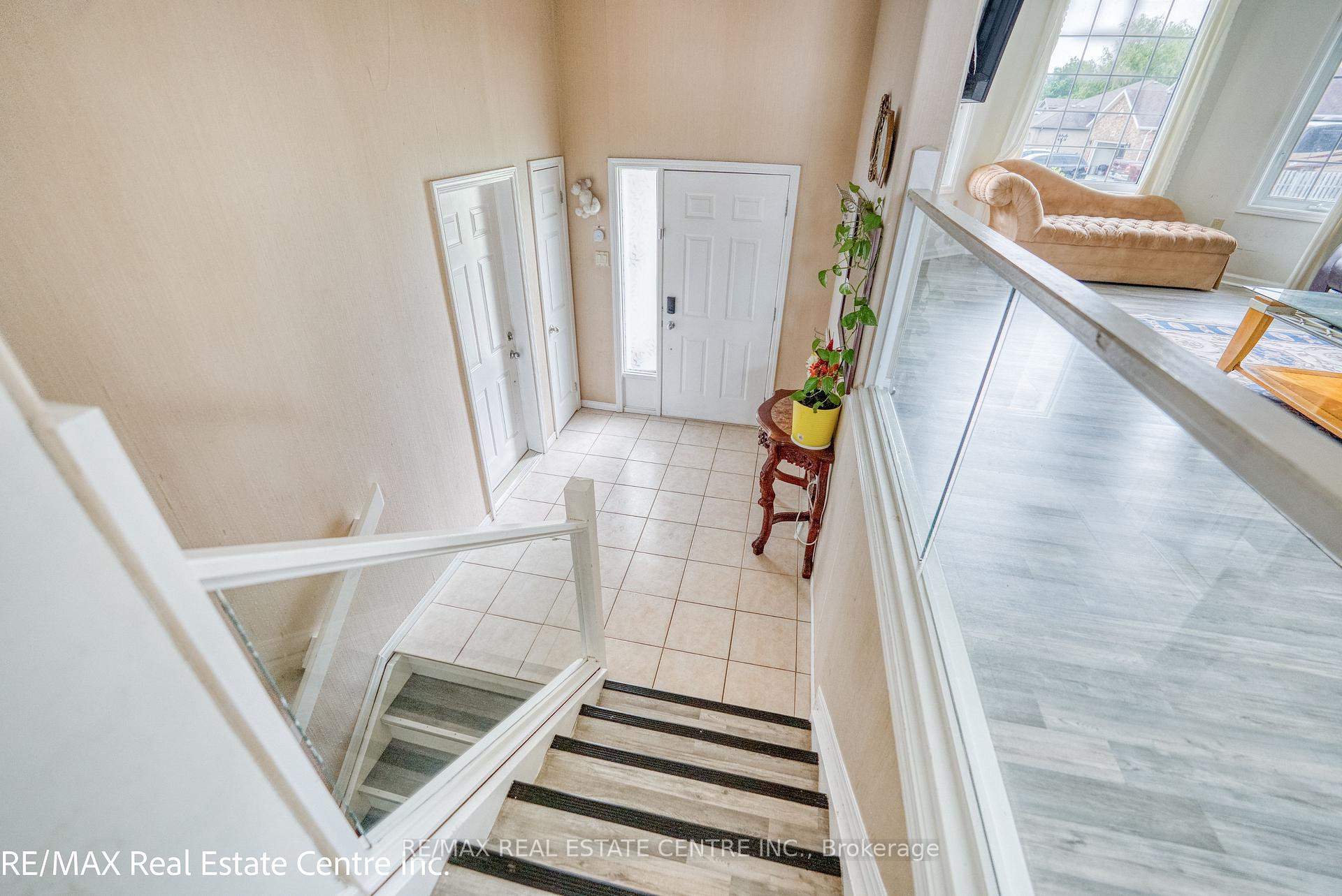 Photo 4 of 1616 Birchwood Crescent, Lakeshore — HOMEH