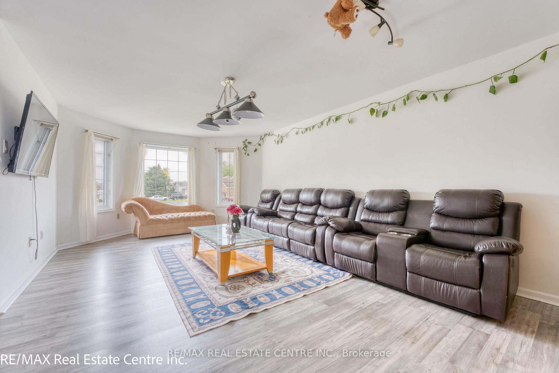 Photo 6 of 1616 Birchwood Crescent, Lakeshore — HOMEH