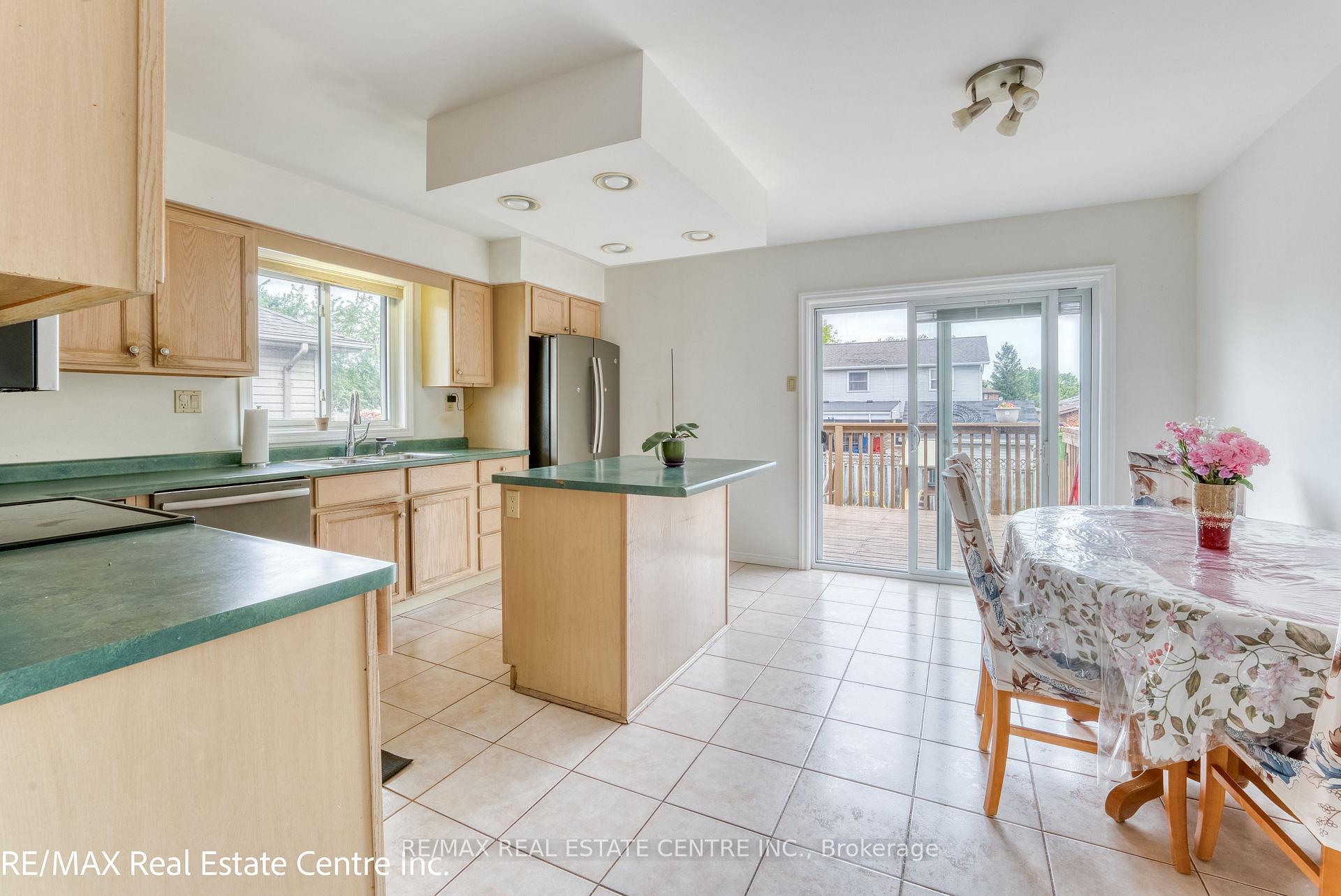 Photo 10 of 1616 Birchwood Crescent, Lakeshore — HOMEH