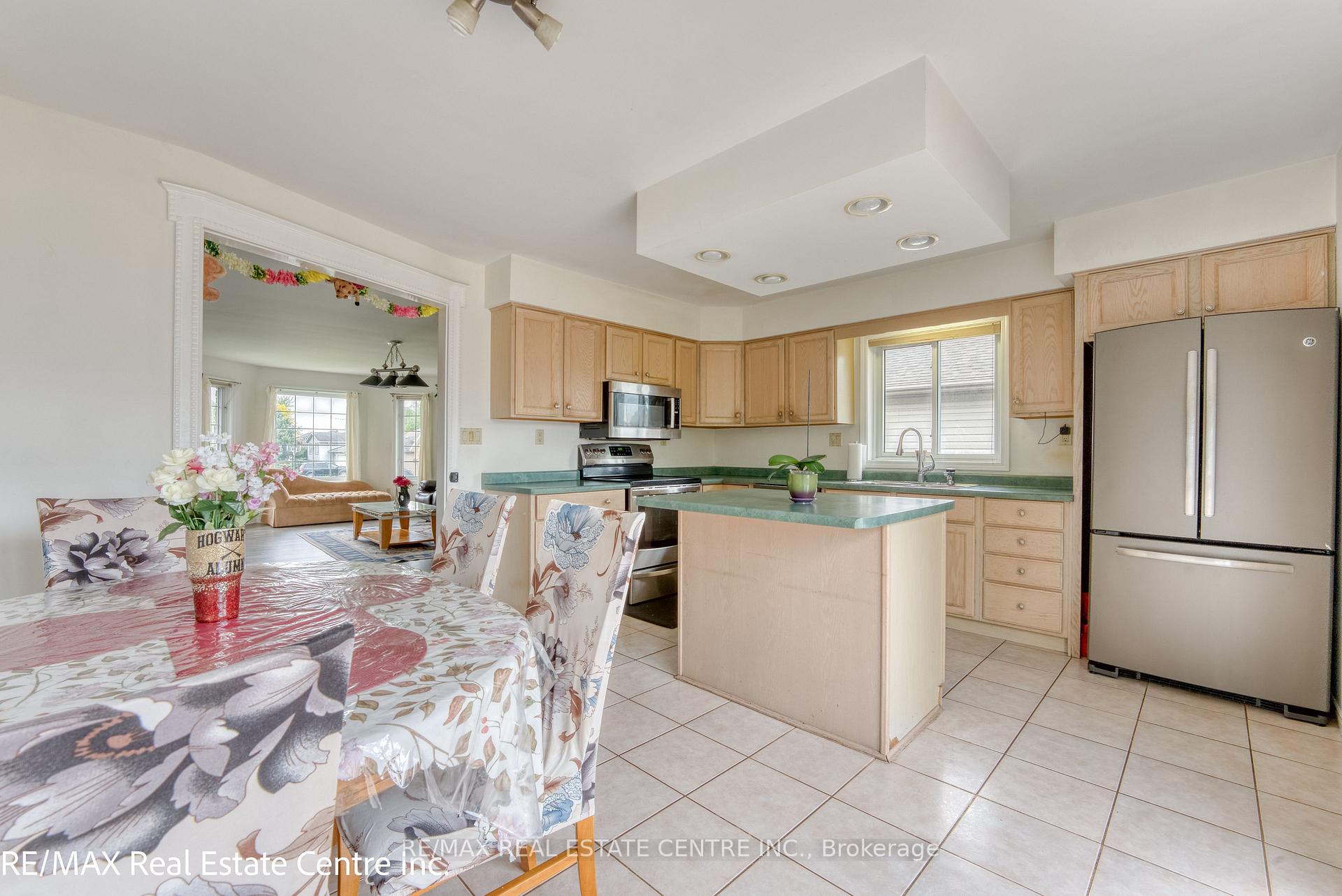 Photo 14 of 1616 Birchwood Crescent, Lakeshore — HOMEH