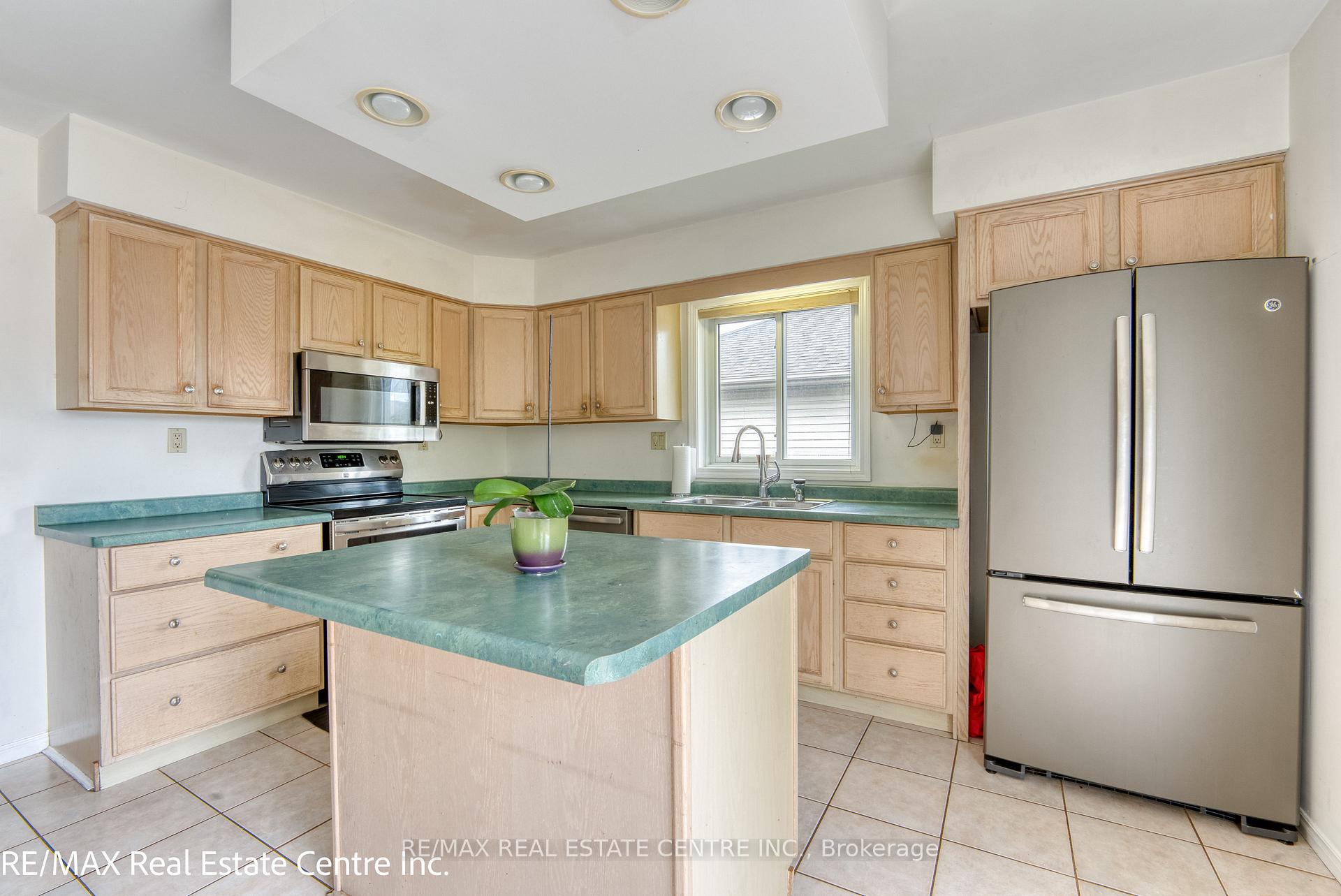 Photo 15 of 1616 Birchwood Crescent, Lakeshore — HOMEH