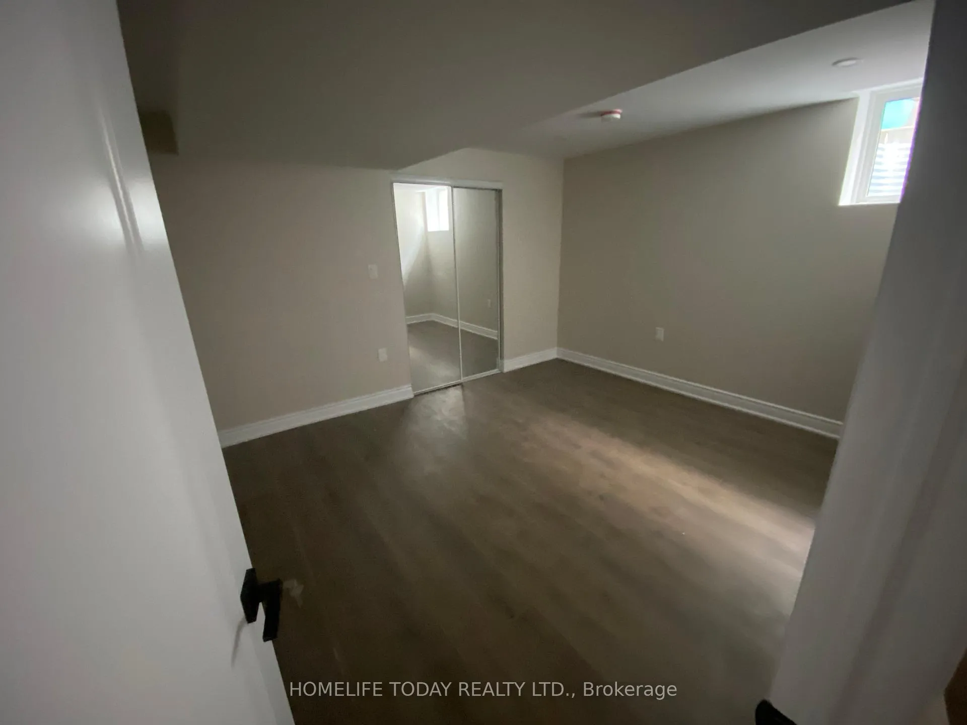 Photo 8 of Unit Bsmt, 151 Autumn Ridge Trail, Kitchener — HOMEH