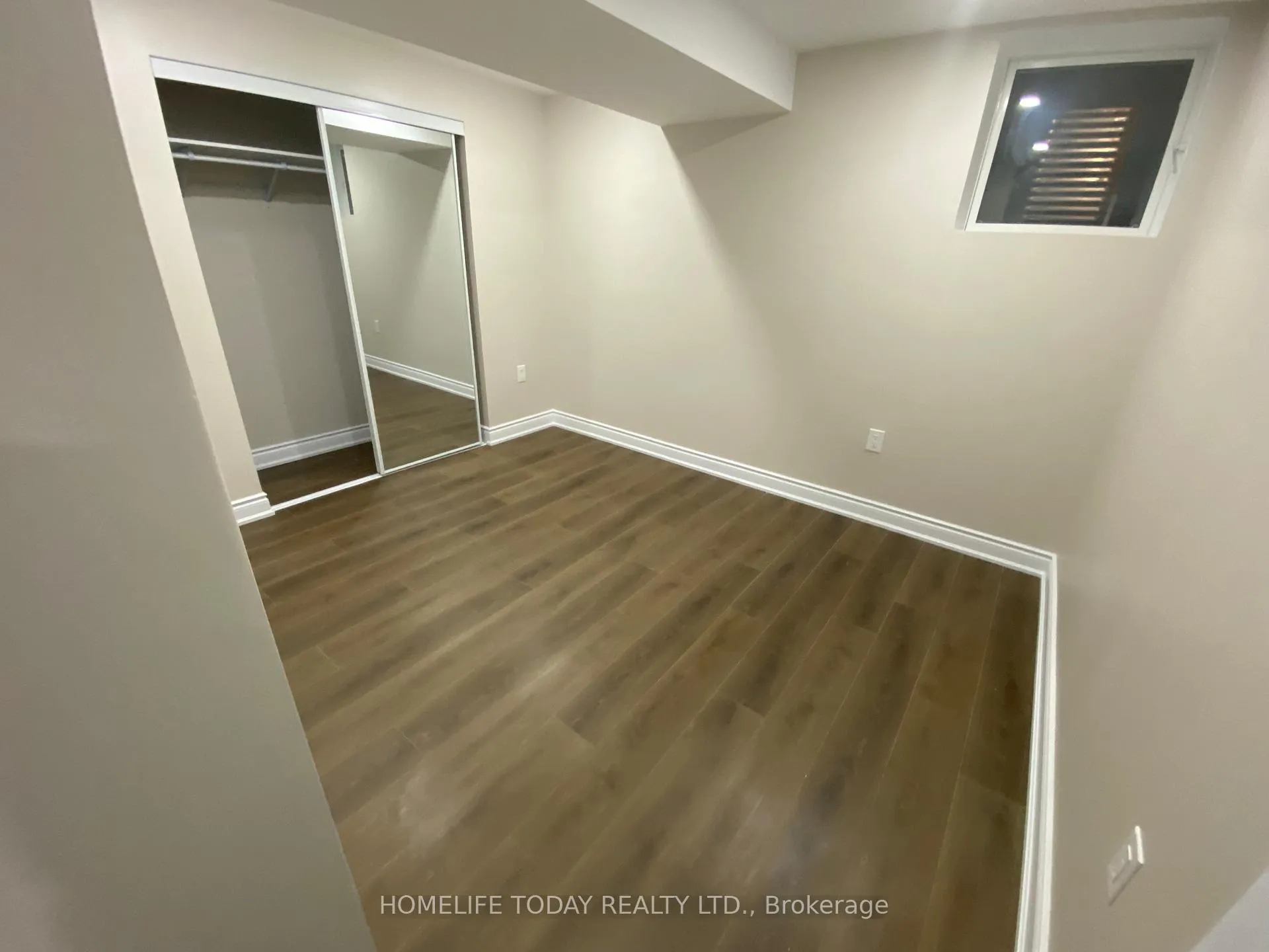 Photo 11 of Unit Bsmt, 151 Autumn Ridge Trail, Kitchener — HOMEH