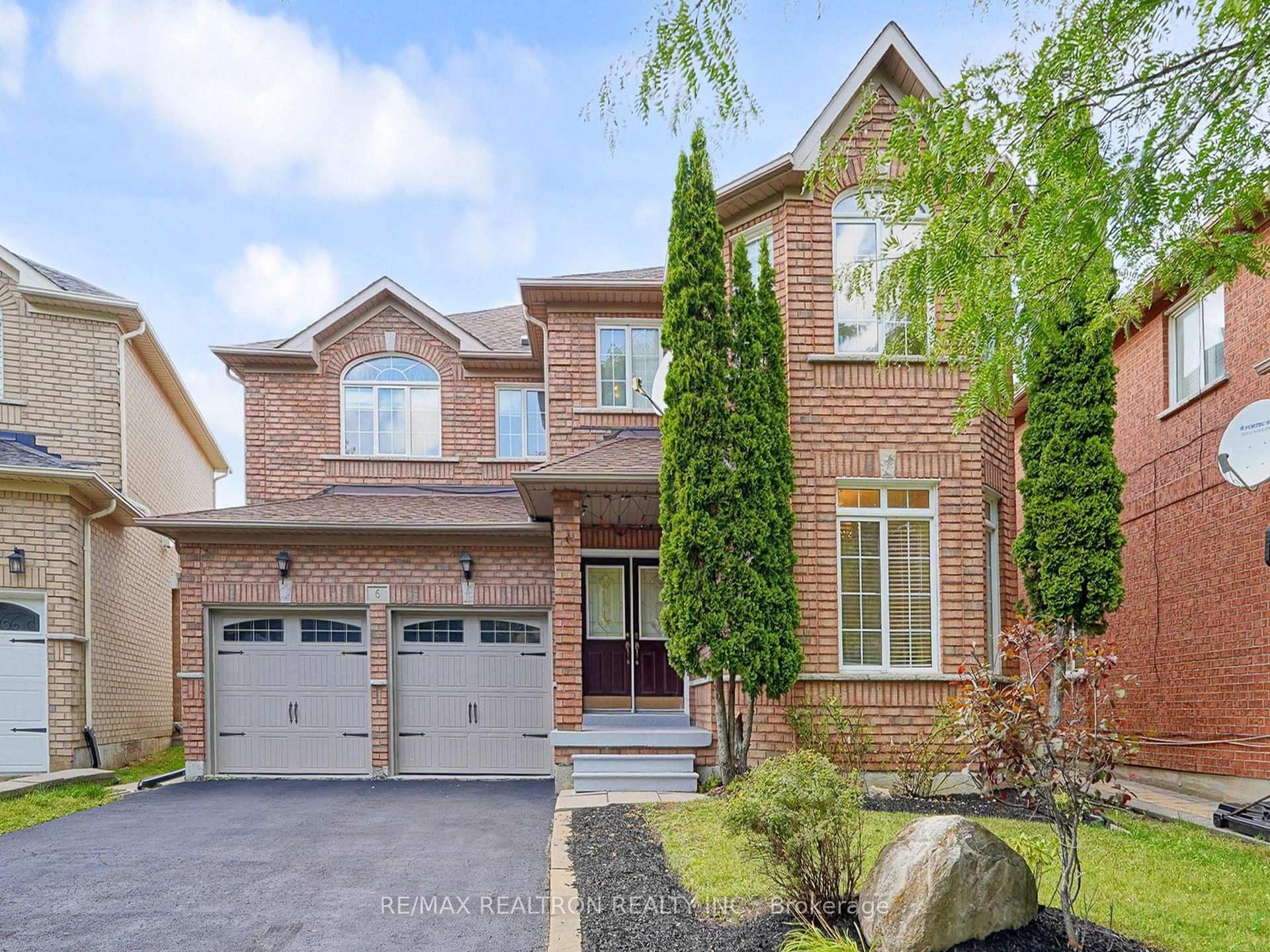 Front of 6 Rouge Fairway Street