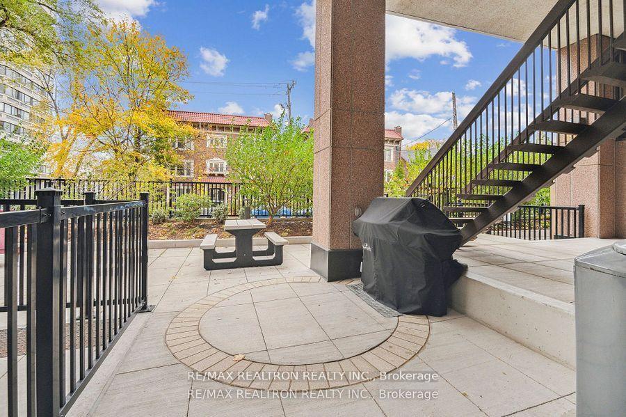 Photo 12 of Unit 401, 449 Walmer Road, Toronto, Forest Hill South — HOMEH
