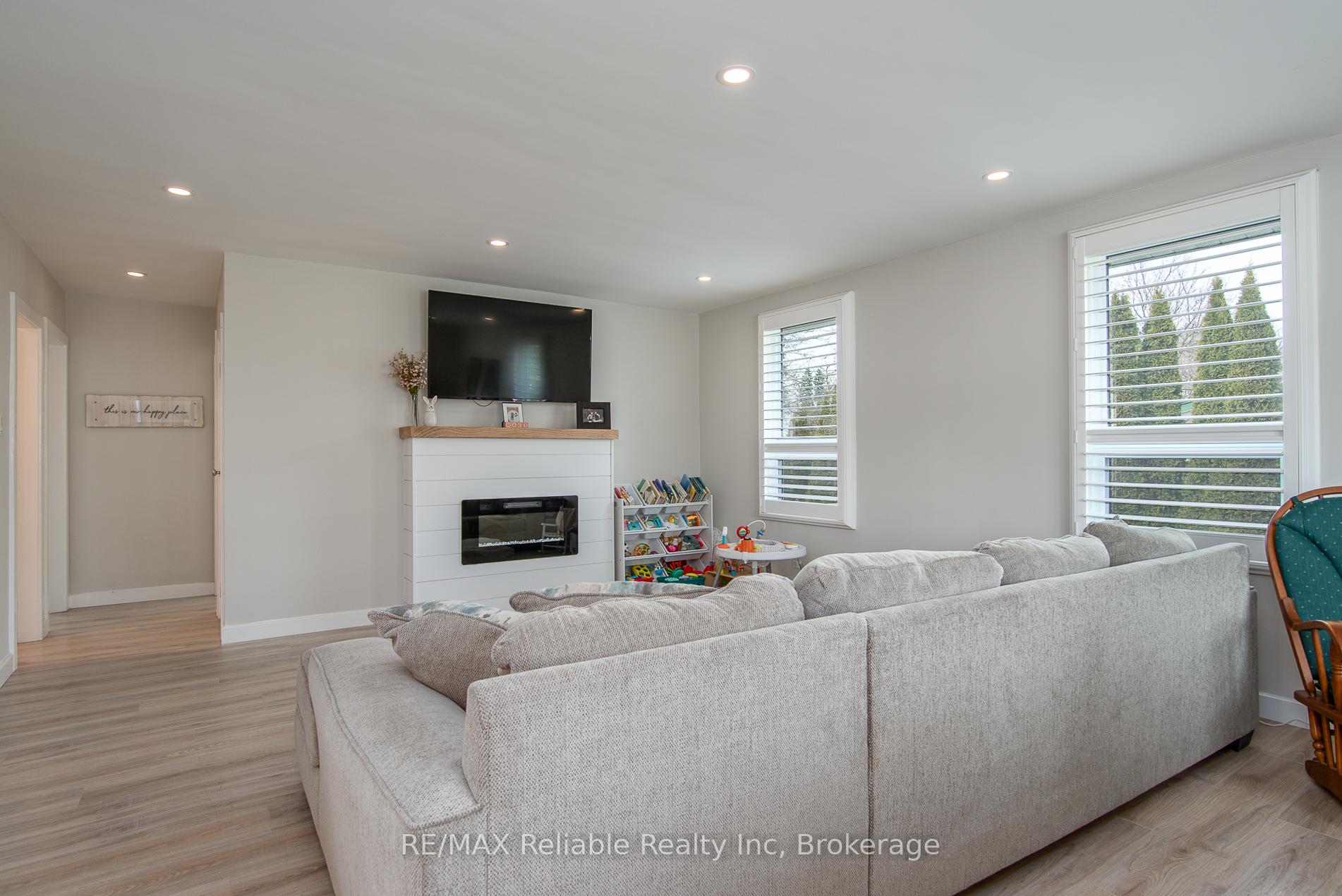 Photo 7 of 47 West William Street, Huron East, Seaforth — HOMEH