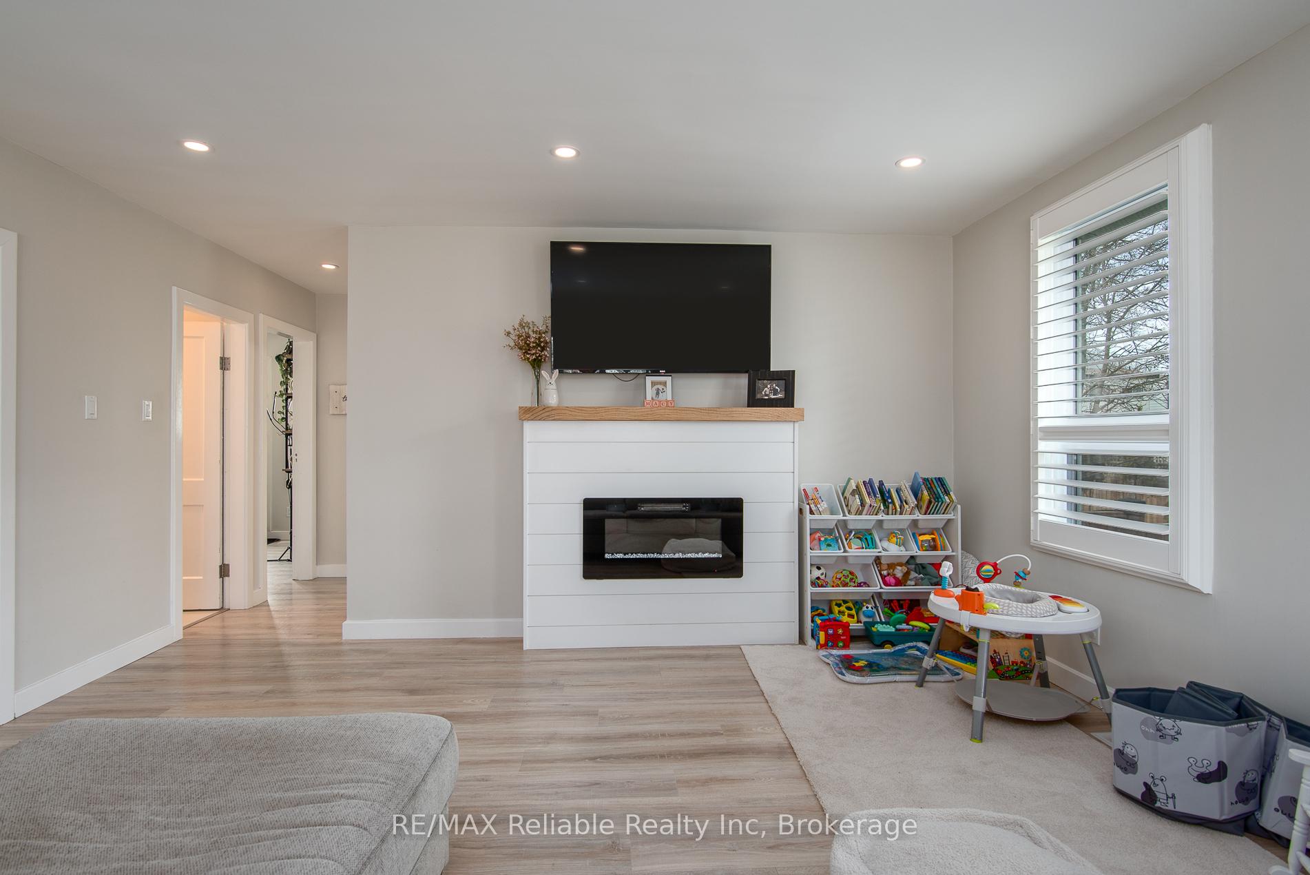 Photo 8 of 47 West William Street, Huron East, Seaforth — HOMEH