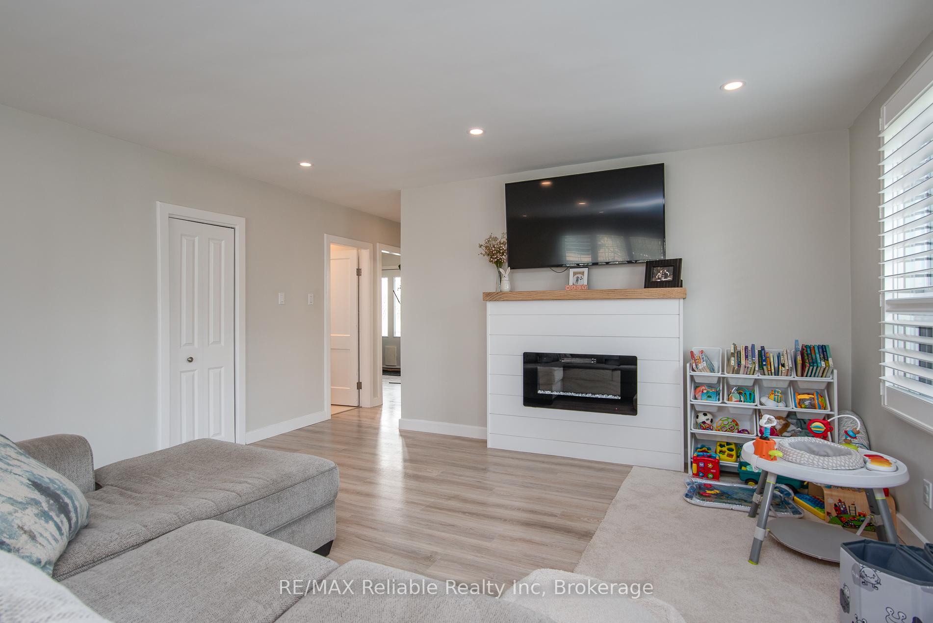 Photo 9 of 47 West William Street, Huron East, Seaforth — HOMEH