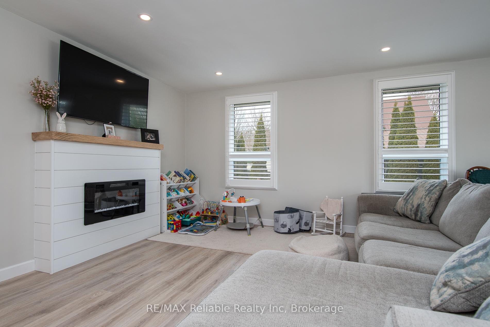 Photo 10 of 47 West William Street, Huron East, Seaforth — HOMEH