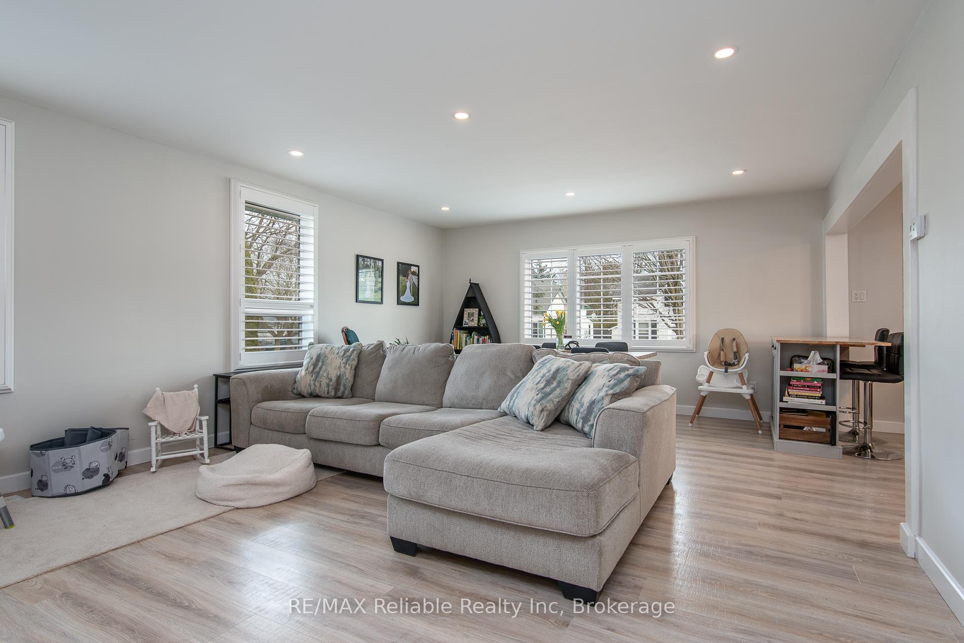Photo 11 of 47 West William Street, Huron East, Seaforth — HOMEH