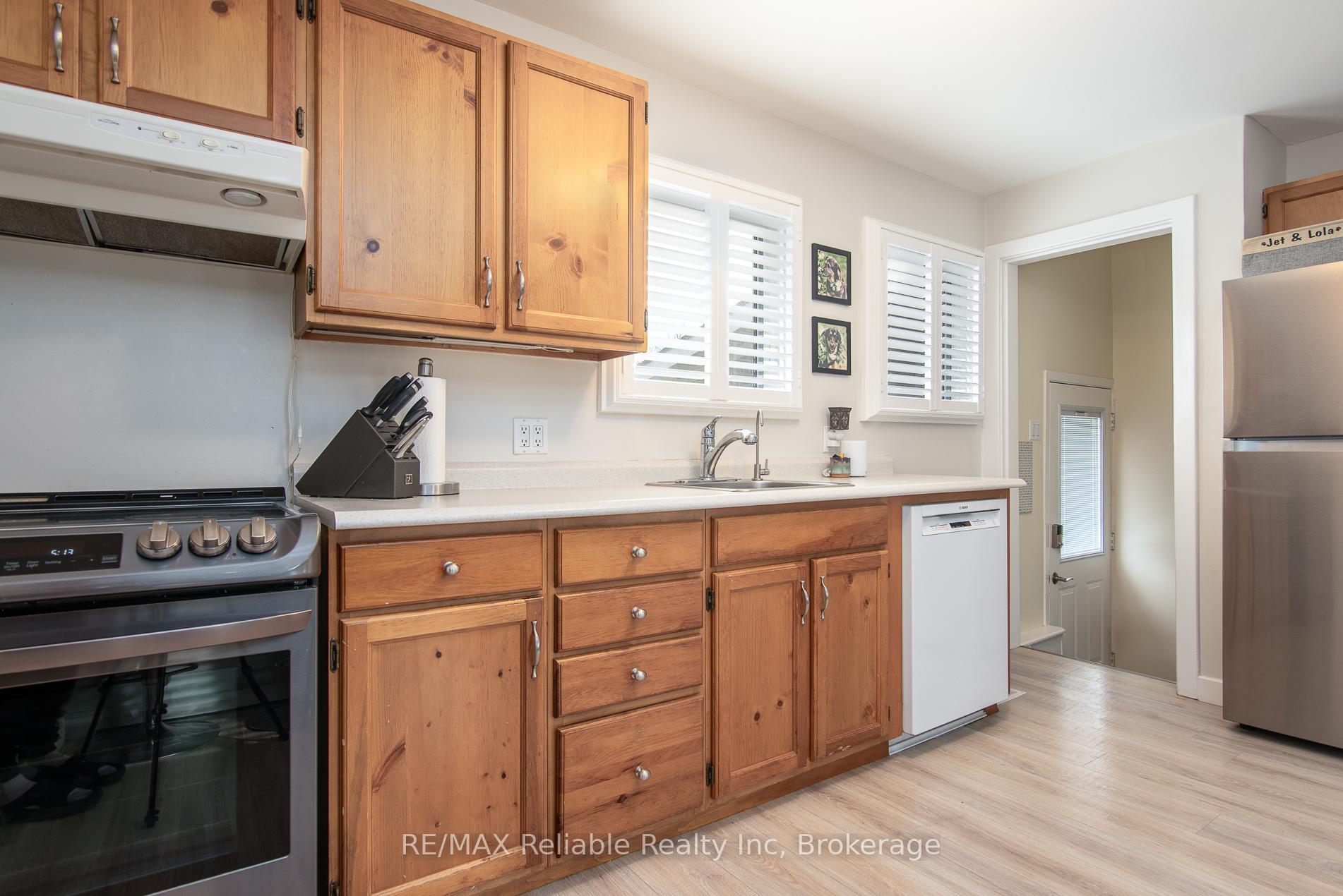 Photo 18 of 47 West William Street, Huron East, Seaforth — HOMEH